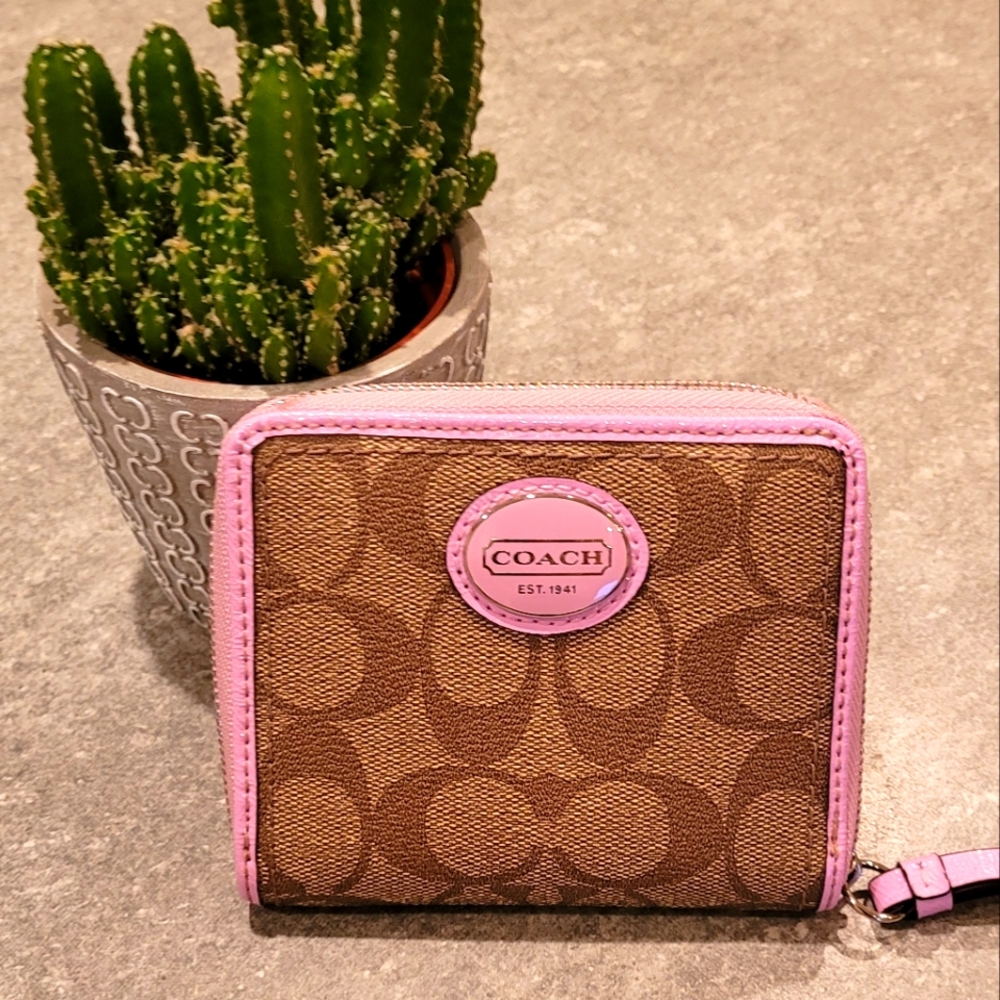 Coach Wallet Signature Logo Leather Zipper Wristlet Pink Lavender